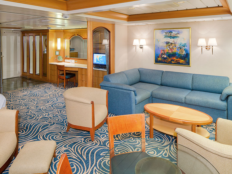 Enchantment of the Seas Owner's Suite - 1 Bedroom