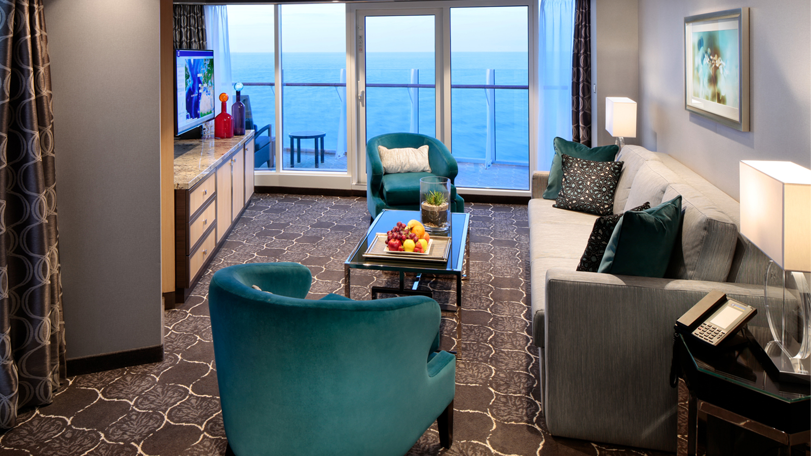 Harmony of the Seas AquaTheater Suite - 1 Bedroom / Spacious AquaTheater Suite - 1 Bedroom