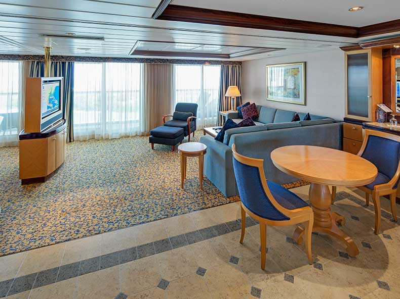 Serenade of the Seas Owner's Suite - 1 Bedroom