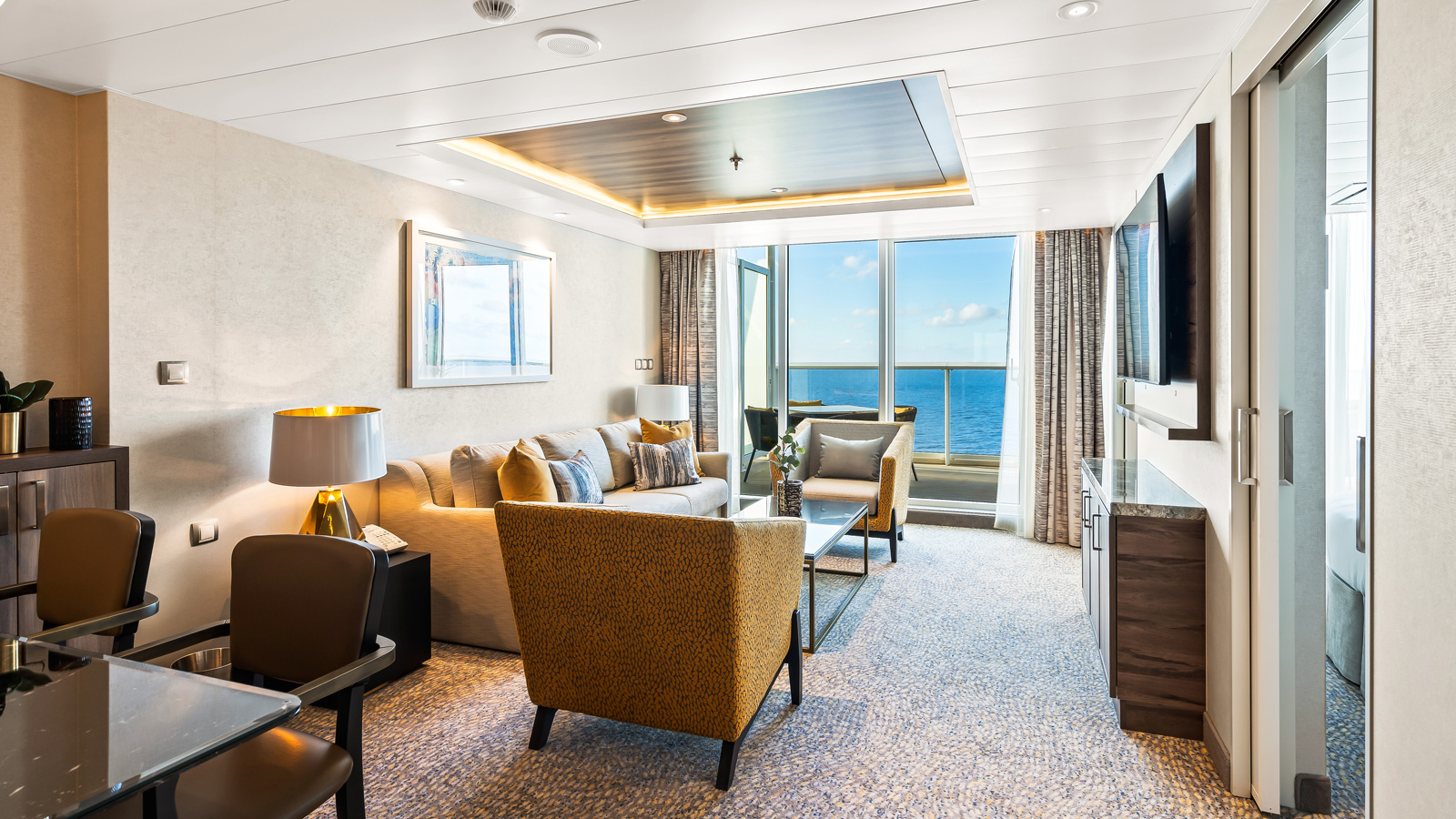 Wonder of the Seas Owner's Suite - 1 Bedroom