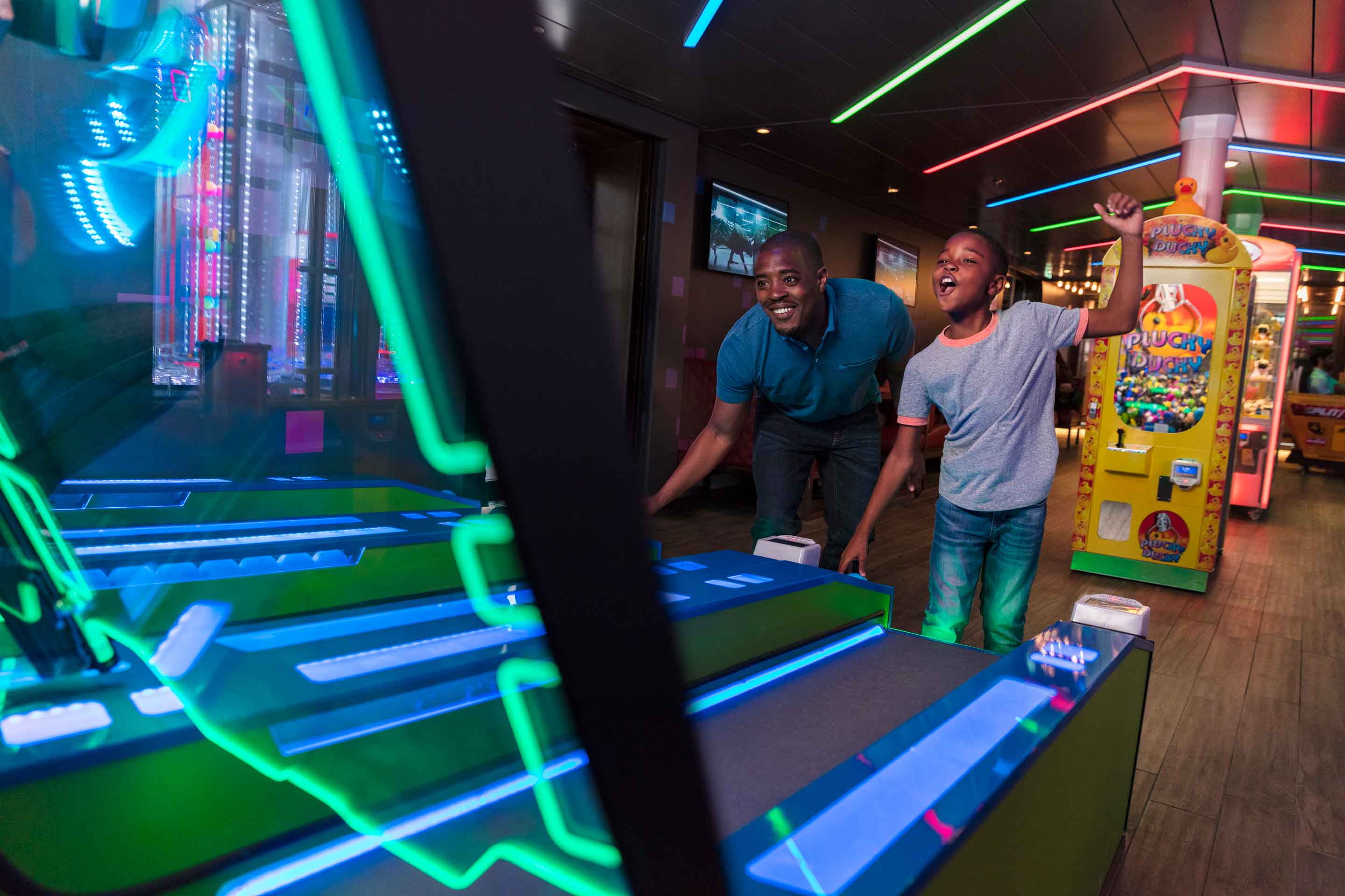 Skeeball-spel på Playmaker's Sports Bar & Arcade