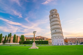 the leaning tower in a sunny day in pisa italy