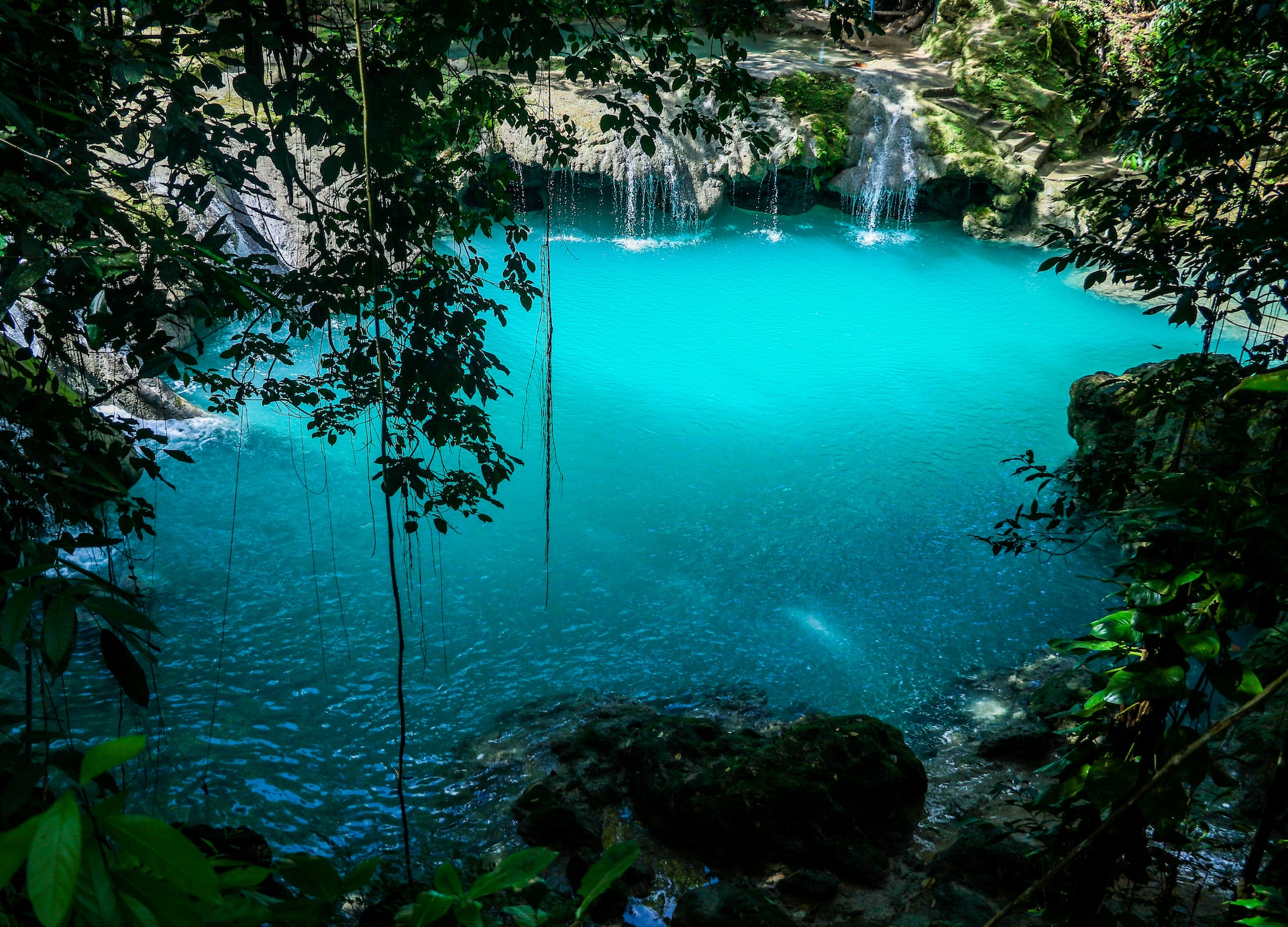 the blue hole in ocho rios jamaica
