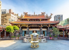 lungshan temple taipeitaiwan chinese text protect