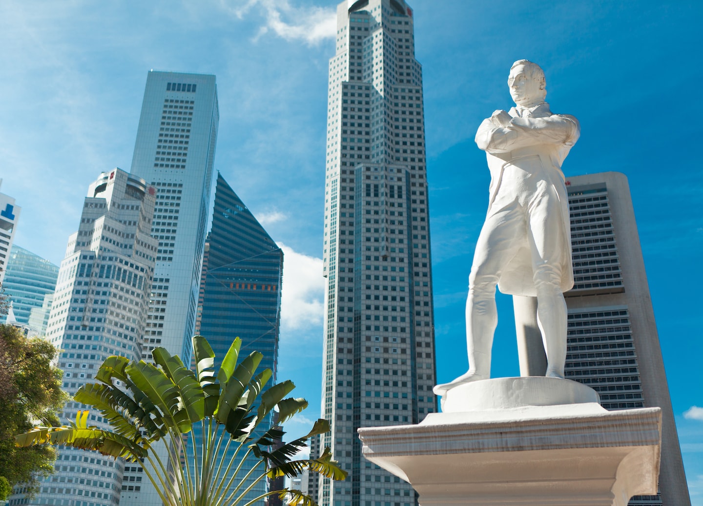 Enjoy a Singapore coach tour covering culture, shops, and landmarks such as the Sir Raffles statue.