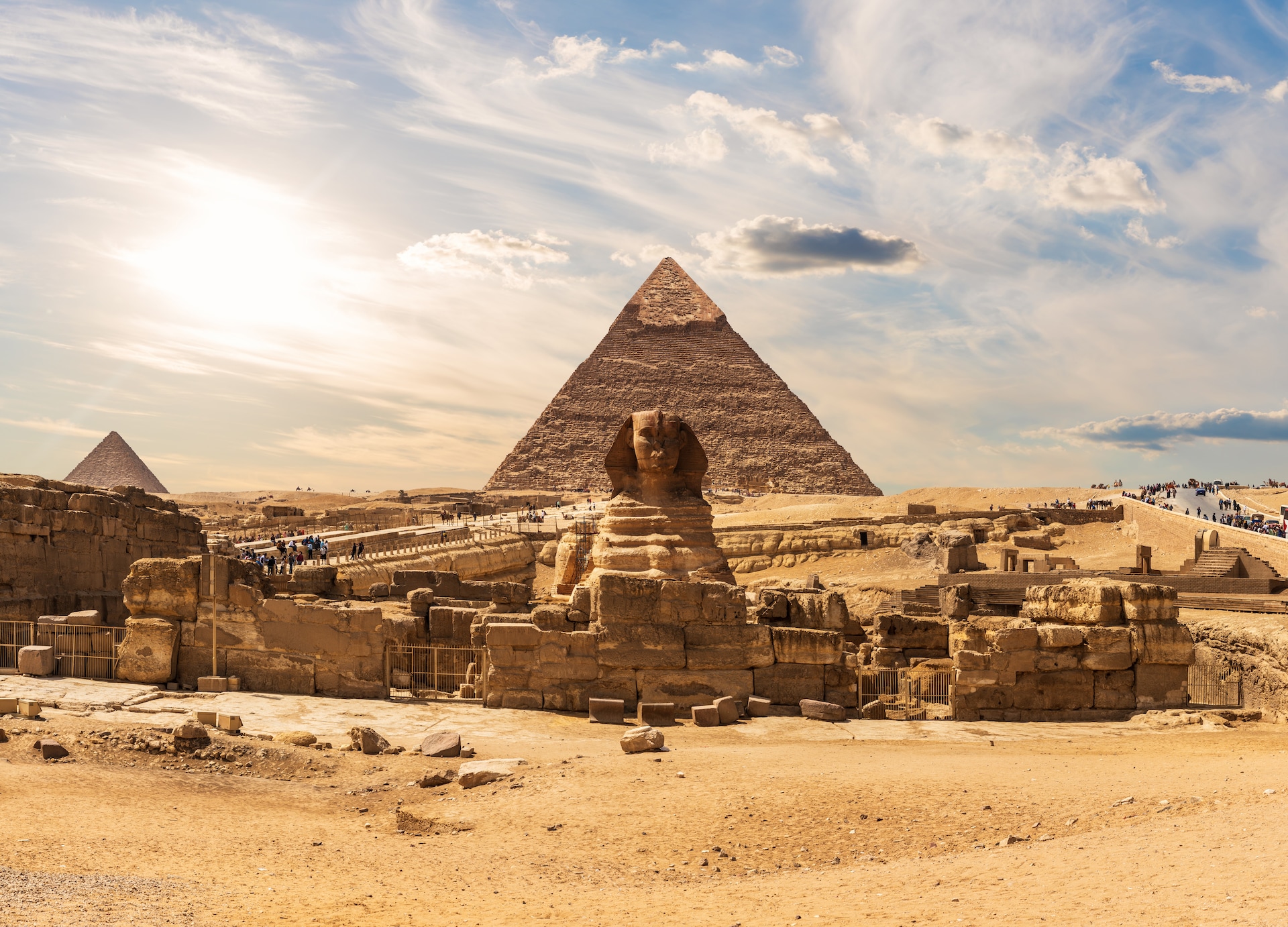 sphinx by great pyramids egypt near