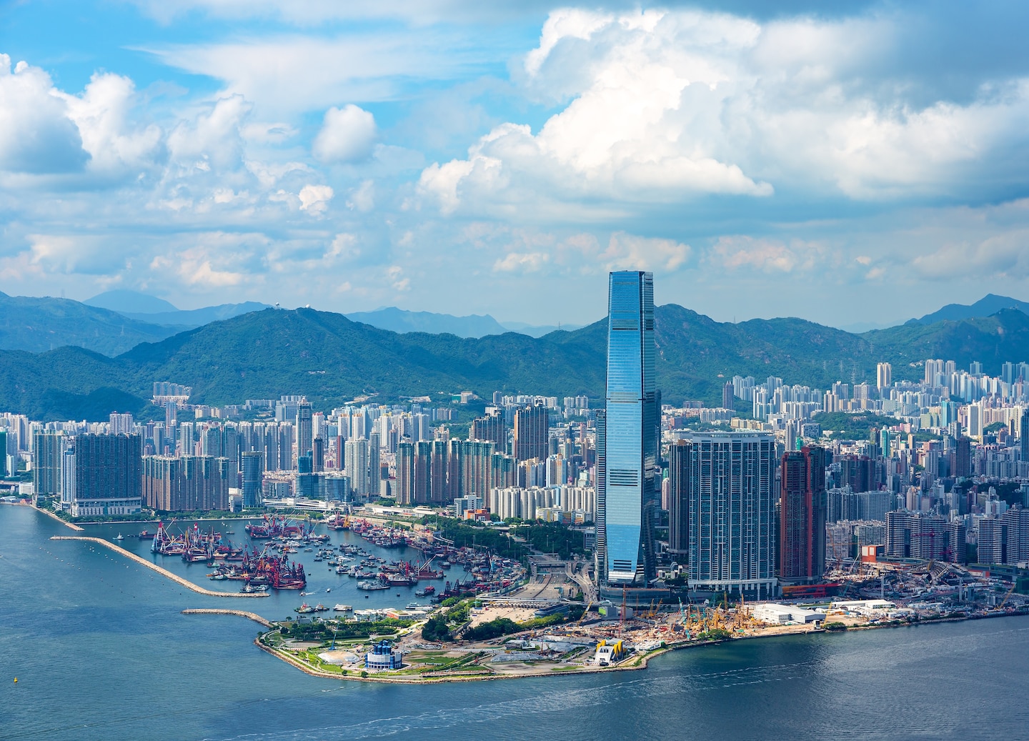 Autumn highlights: Dragon’s Back hike, Mid-Autumn Festival, and cool street market strolls. - Hong Kong, China 