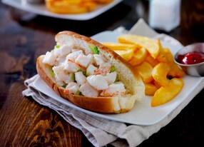 lobster roll french fries