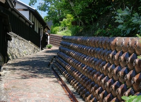 dokanzaka pottery trails street tokoname japan asia