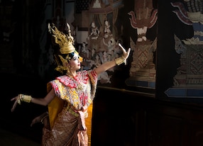 woman in tradional thai outfit