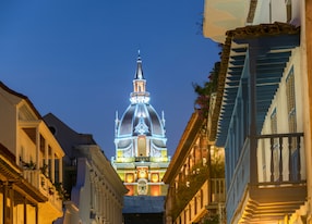Destination Highlight Lights of Cartagena Night Tour City Church