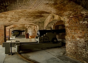 charleston south carolina fort sumter cannon