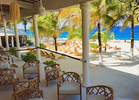 Exclusive Luxury Beach Retreat Beach Recliners