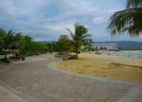 Discover Montego Bay and Harmony Beach Park