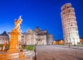 leaning tower of pisa at night italy