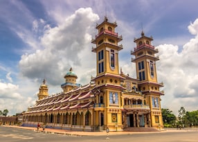 cao dai temple vietnam