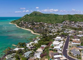 diamond head and kahala shore line aerial view