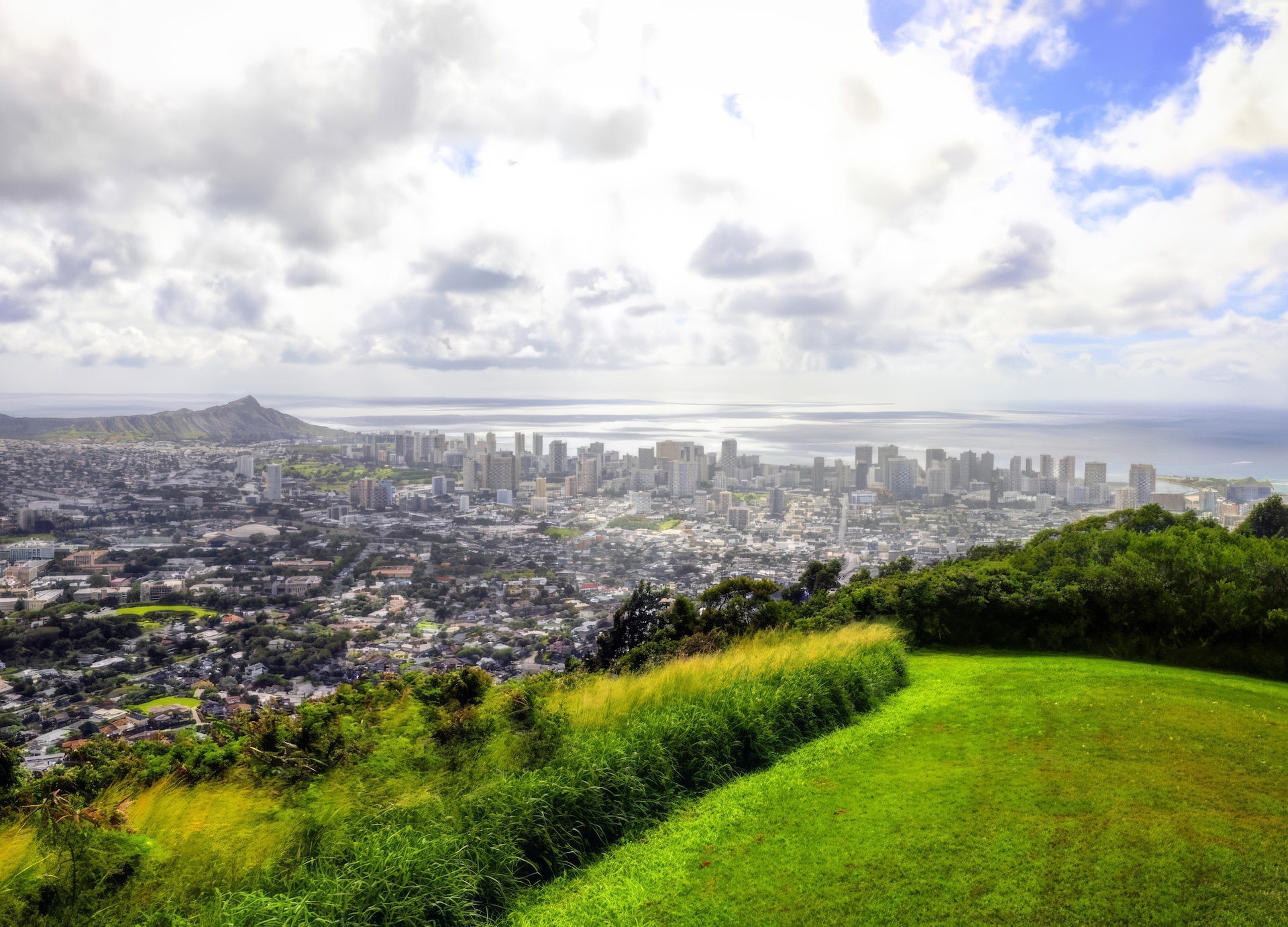 Tropical Garden Walk and Honolulu Views Ualakaa View