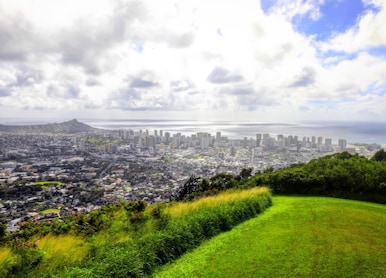 Tropical Garden Walk and Honolulu Views Ualakaa View
