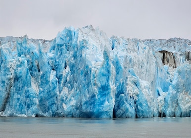 hubbard glacier medium shot