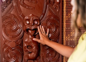Te Matau a Maui Maori Cultural Tour carvings