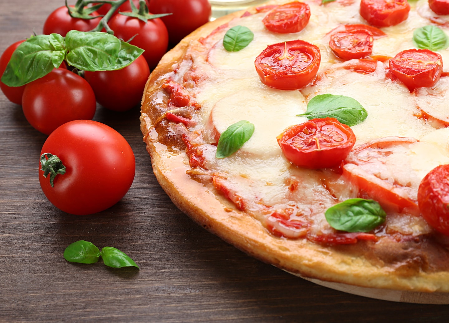 Cycle Naples’ landmarks, then enjoy authentic pizza in a fun, scenic city adventure. - Naples, Italy