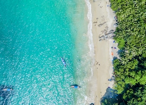 aerial view blue lagoon nassau bahamas