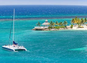 catamaran sails on caribbean sea ocho rios jamaica