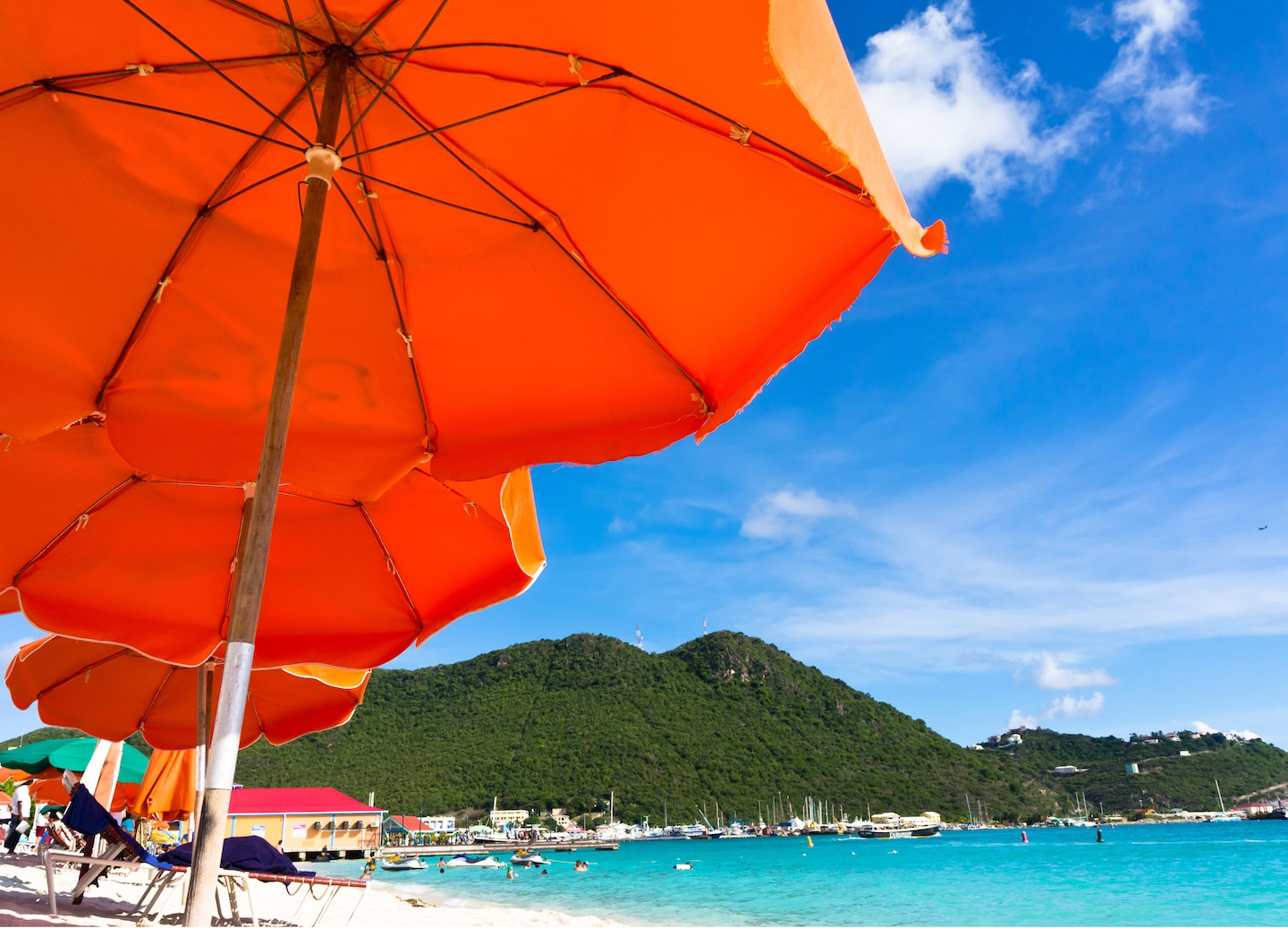 Relax on Simpson Bay Beach with calm waters, white sand, light lunch and refreshing rum punch. - Philipsburg, St. Maarten