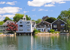 nice wooden houses in kennebunkport maine usa