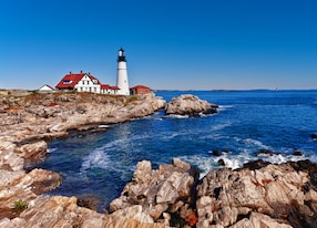 portland head lighthouse in cape elizabeth maine