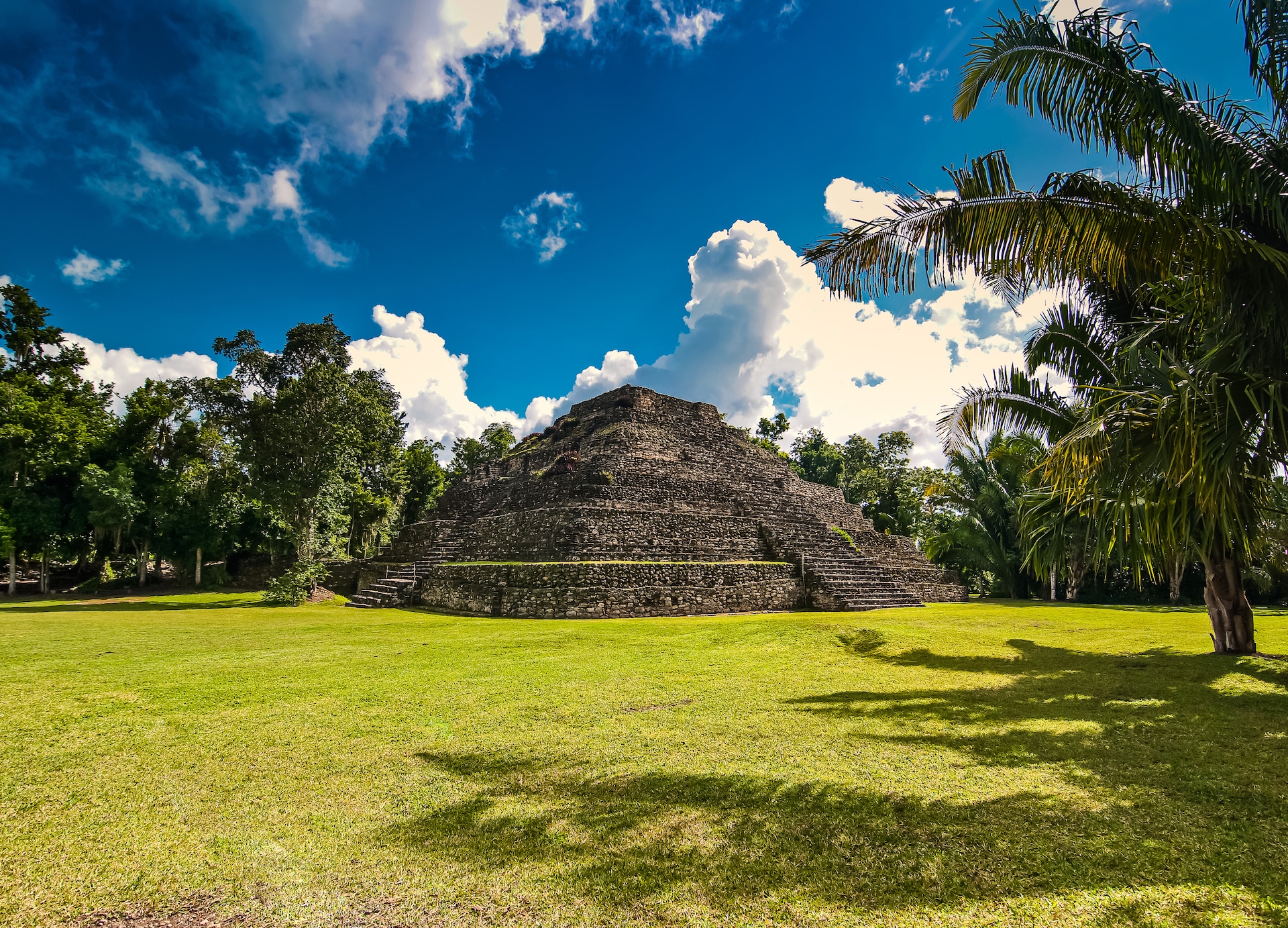 pyramid chacchoben mayan ruins mexico