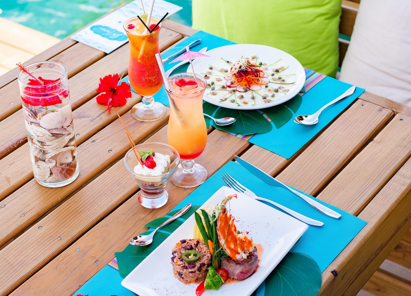 Savor Roatan’s flavors with a hands-on cooking class or dine at local restaurant. - Roatán, Honduras