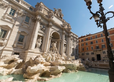 trevi fountain rome pond lamp post