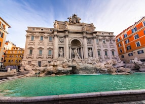 Selfie Tour of the Best of Rome Fountain di Trevi