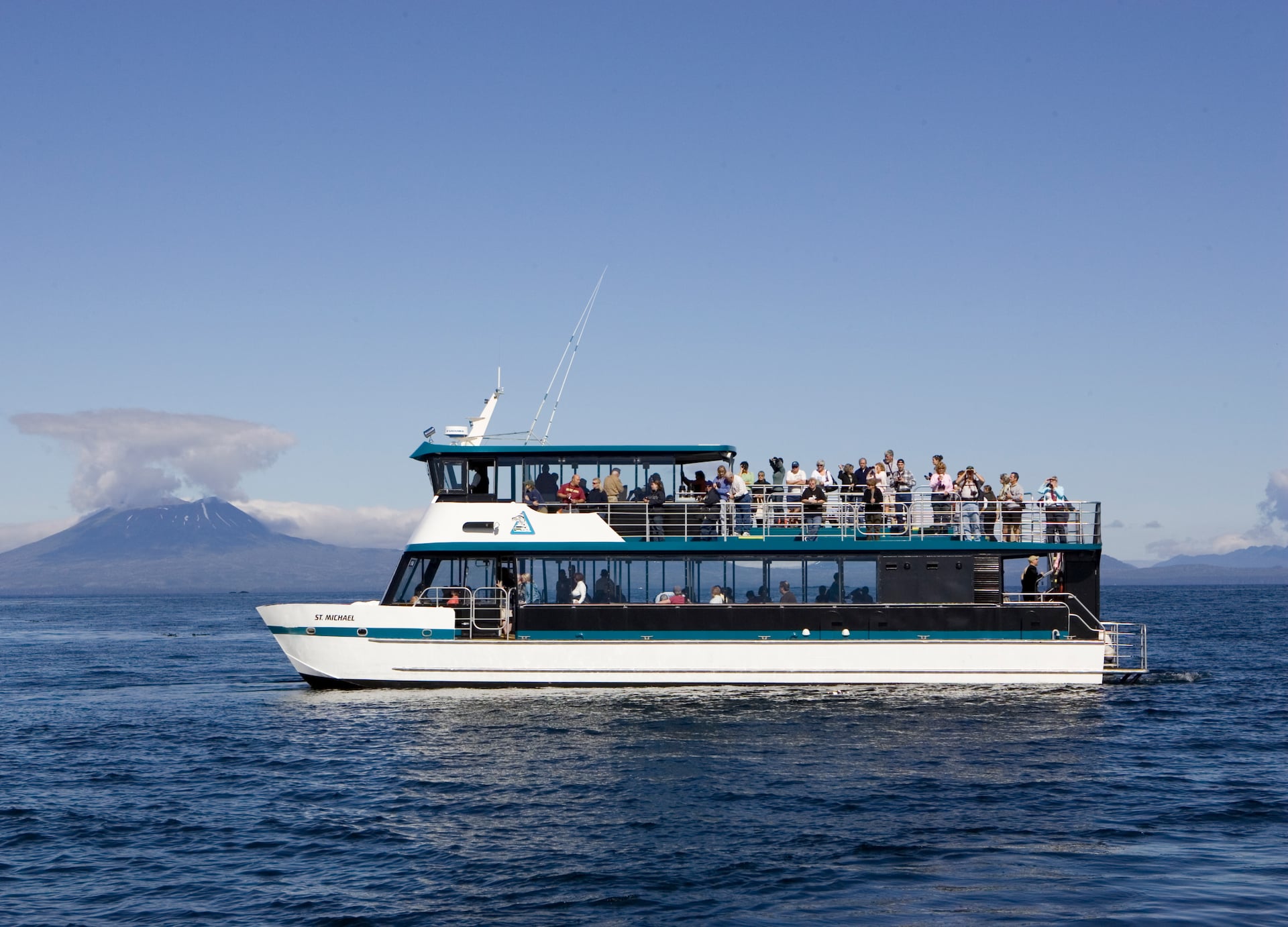 Sea Otters Raptors and Bears AMT Boat