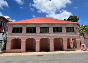 Savor The Spirits Mixology Class