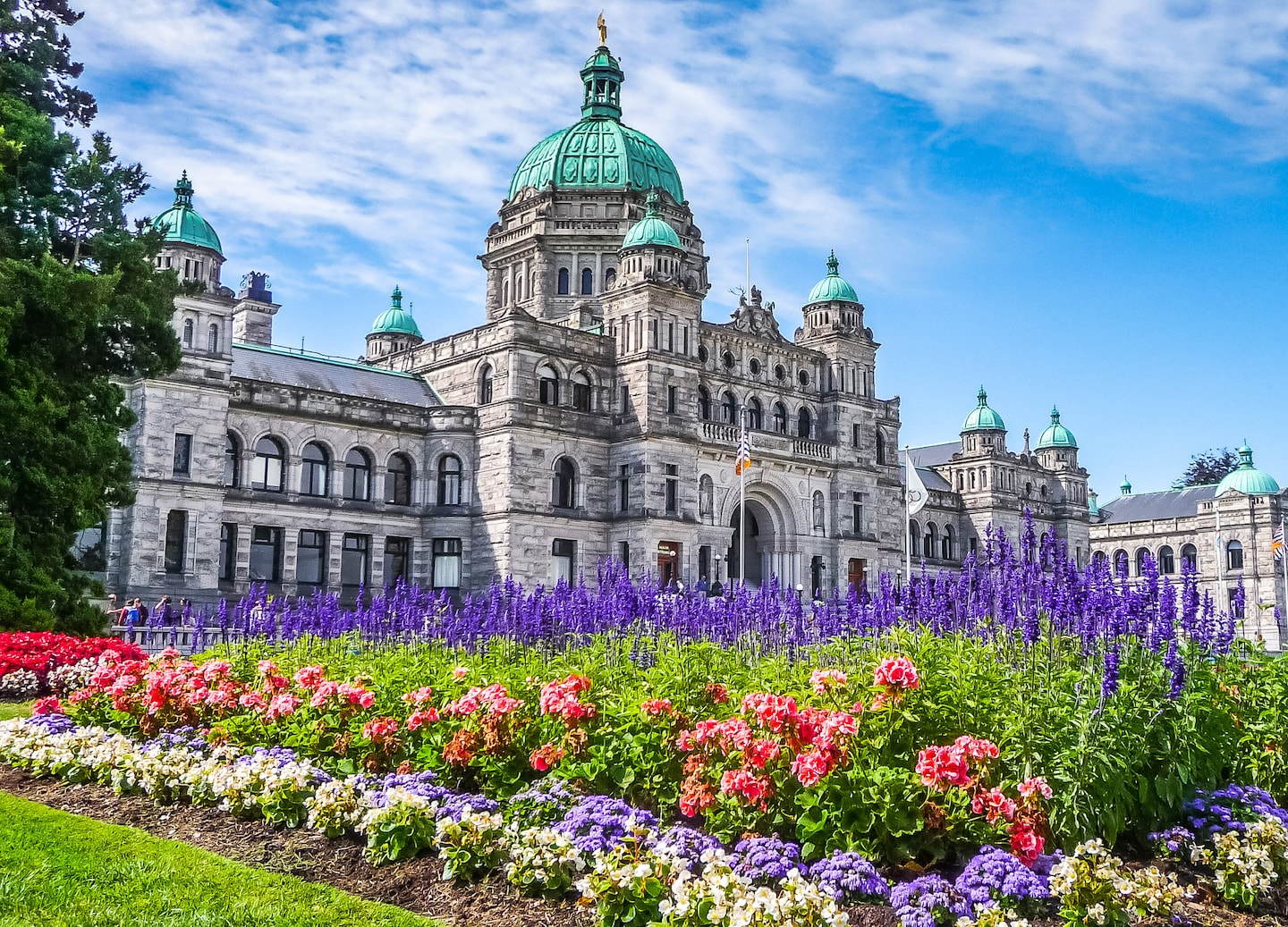 Discover Victoria’s miniatures, bug zoo, downtown landmarks, and fascinating wildlife encounters. - Victoria, British Columbia