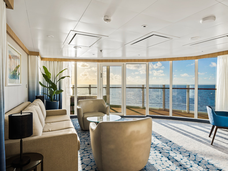 rci-wn-a1-spacious-aquatheater-suite-large-balcony-2-bedroom-8334-1